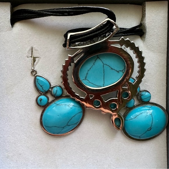Pendant Turquoise Stone Black Cord Necklace with Earrings - Picture 2 of 3